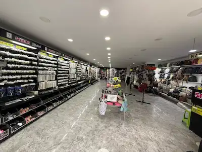 MURADIYE MERKEZ’DE GENIŞ, 280 M² SATILIK DÜKKAN