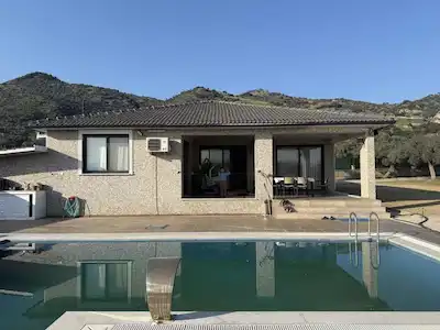 REMAX PİN’DEN KIZILCAKÖYDE YOLA 60 METRE CEPHELİ MÜSTAKİL HAVUZLU VİLLA
