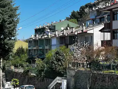REMAXÇAKRA ÖMER ONAYCI'DAN ULAŞLI'DA SATILIK BAHÇELI TRIPLEX