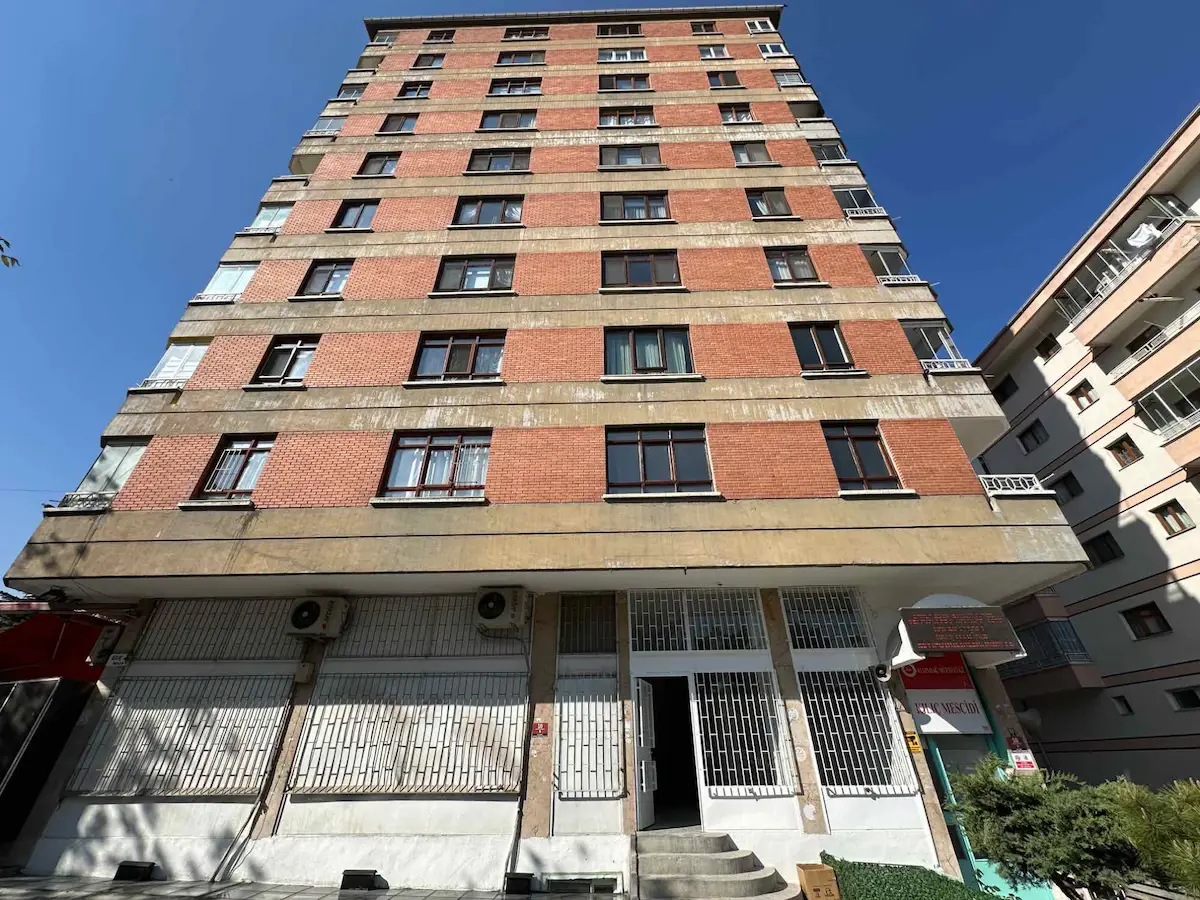 ALTINDAĞ ZÜBEYDE HANIM MAH. SATILIK DÜKKAN ATATÜRK ANADOLU LISE KARŞISINDA 