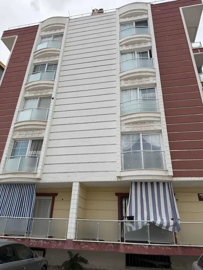 MERKEZİ KONUMDA, AYRI MUTFAKLI GENİŞ 3+1 DAİRE SİZLERİ BEKLİYOR