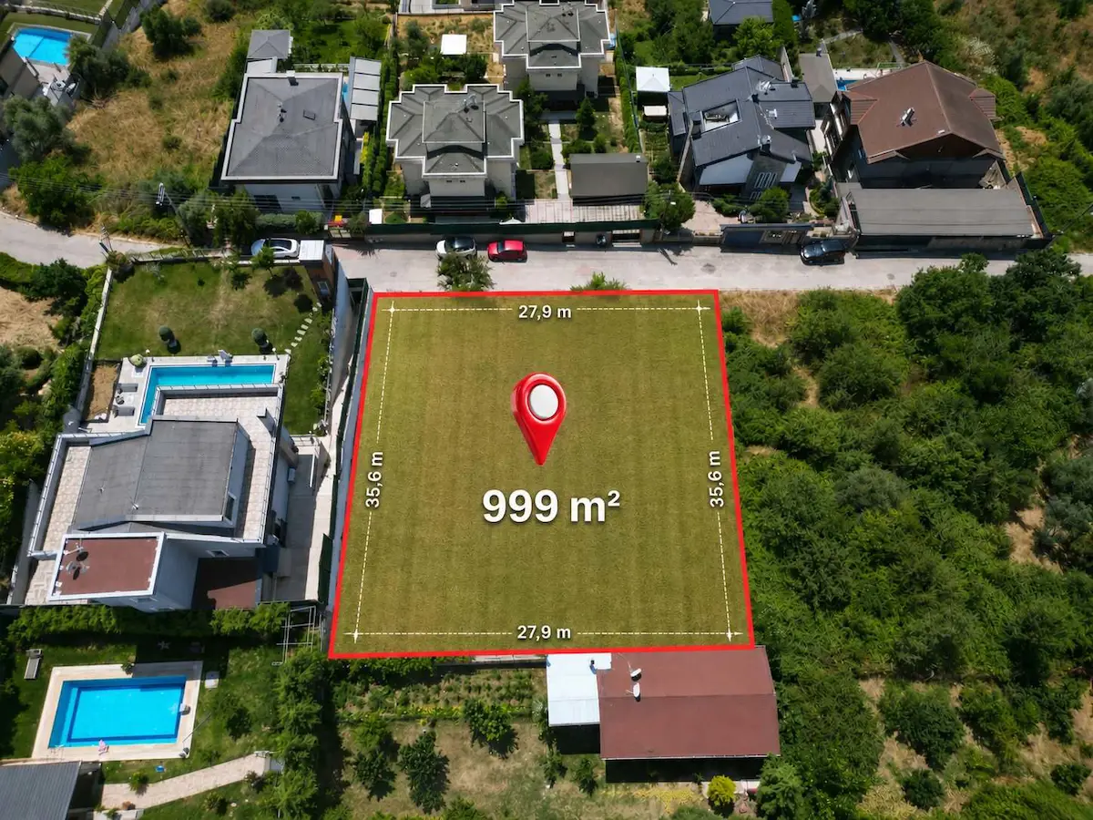 ESKİHİSAR’DA ORMAN VE DENİZ MANZARALI SATILIK 999 M² VİLLA ARSASI