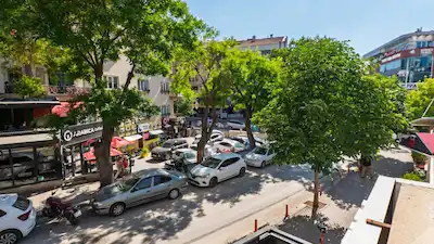 TUNALI HİLMİ BÜLTEN SOKAKTA OFİS KULLANIMINA UYGUN DAİRE