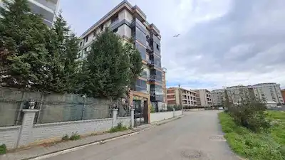 TUZLA MERKEZDE FERAH VE KULLANIŞLI 2+1 DAİRE 85M² KİRALIK