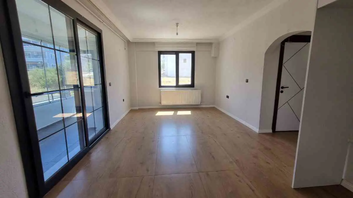 ŞAKRAN 2+1 CAM BALKONLU BOŞ DAİRE