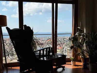 MALTEPE ZÜMRÜTEVLER’DE HER ODADAN DENİZ MANZARALI, ULAŞIM AVANTAJLI 2+1 SATILIK DAİRE