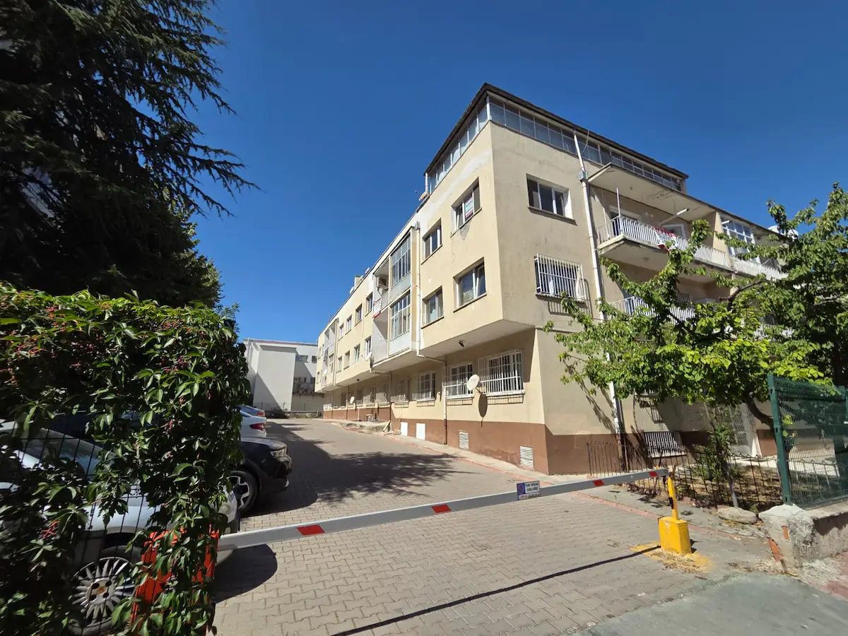 BAHÇELİEVLER 7.CADDEYE 50 METRE UZAKLIKTA KİRALIK 2+1 DAİRE