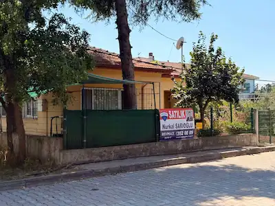 REMAX ŞEHİR 2'DEN KONUT VE TİCARİ İMARLI MÜSTAKİL YAŞAM ALANI