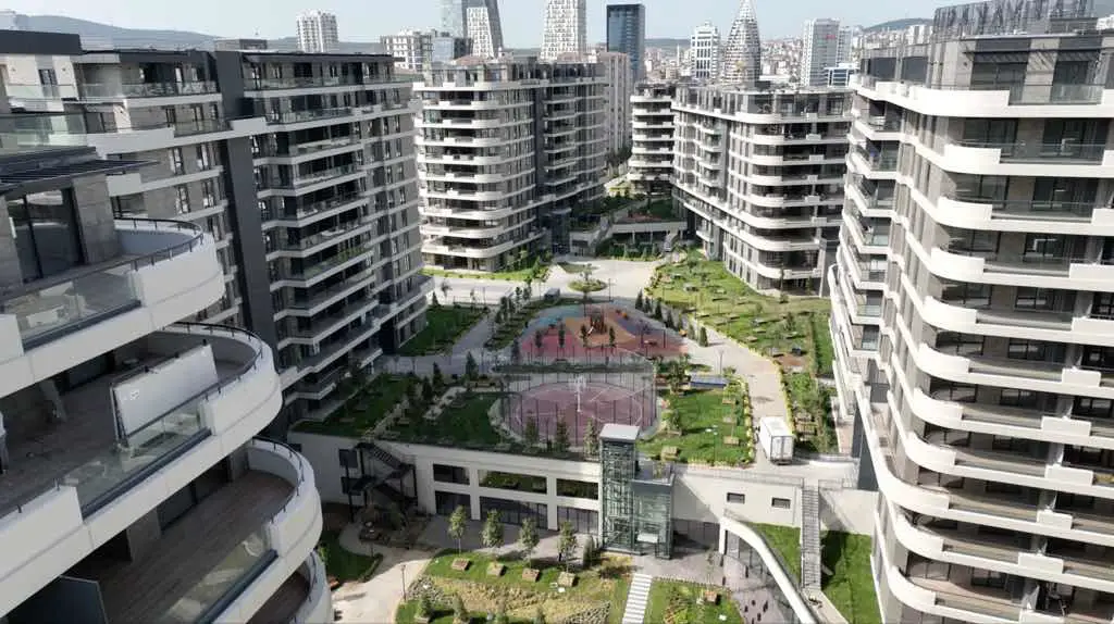 REMAX ENJOY SERKAN KARA’DAN BATI YAKASINDA 3+1 KİRALIK DAİRE