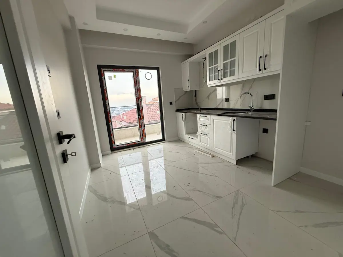 REMAX DESIGN MALTEPEDE KİRALIK 2+1 DAİRE