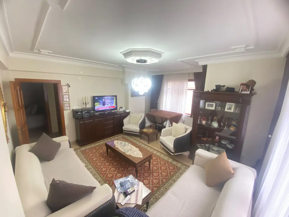 ZÜMRÜTEVLERİN MERKEZİNDE 3+1 145 M² FULL YAPILI ASANSÖRLÜ