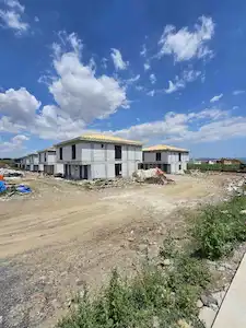 ÇORLU’DA İNŞA HALİNDE 3+1 | 140 M² | YERDEN ISITMALI | 3 BANYO | ÇİFT CEPHE AYDINLIK
