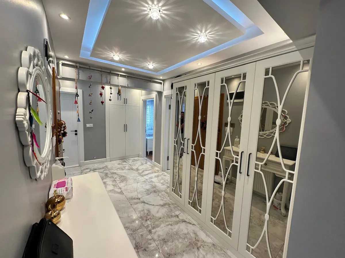 ESENEVLER'DE SIFIR YENİLENMİŞ 3 BALKONLU 3+1 SATILIK DAİRE