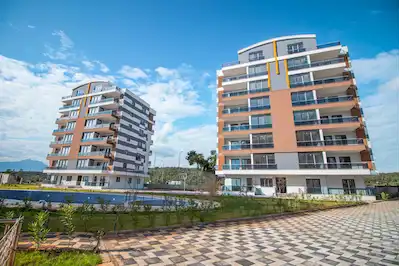 TERAS ANTALYA DA KAPALIOTOPARKLI HAVUZLU PANORAMİK MANZARALI 3+1