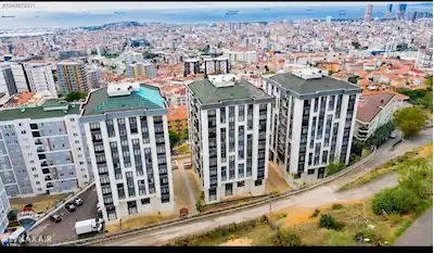 DENİZ MANZARALI SİTE İÇERİSİNDE BALKONLU VE EBEVEYN BANYOLU 2+1