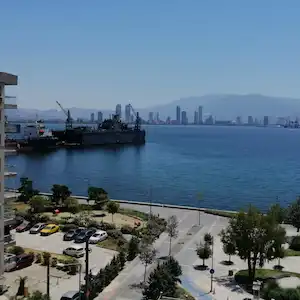 KARŞIYAKA ÇIFT CEPHELI TADILATLI 3+1 SATILIK YALI DAIRESI