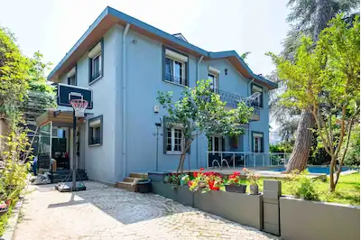 ÇENGELKÖYDE YEŞILLIKLER IÇINDE HUZURLU , SAKIIN BIR YAŞAM ISTEYENLERE