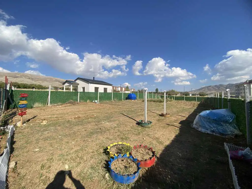 REMAX DEĞİŞİMDEN BASKİL MERKEZDE SATILIK İMARLI ARSA