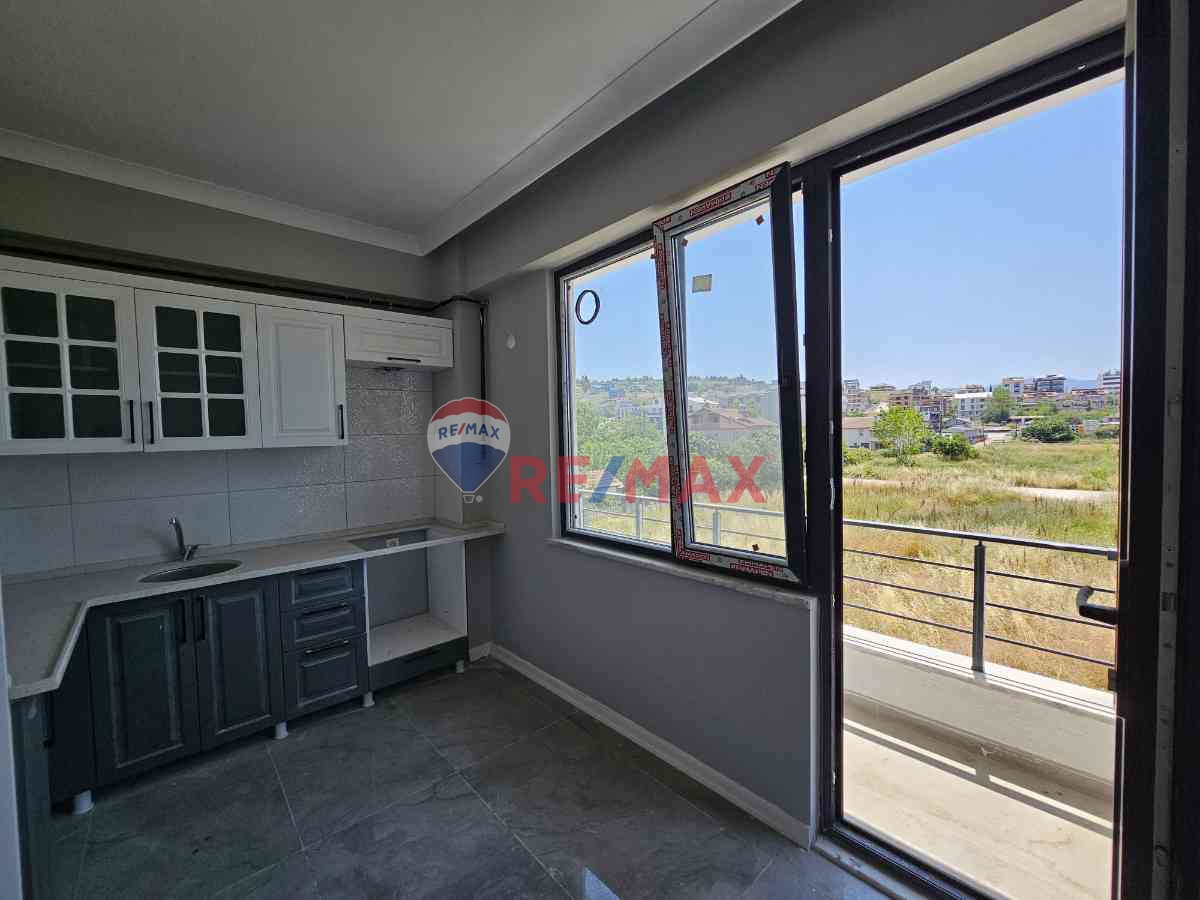 REMAX ŞEHİR 2 'DEN ÇİFTLİKKÖY SİTELER MAH.'DE SATILIK 2+1 DAİRE