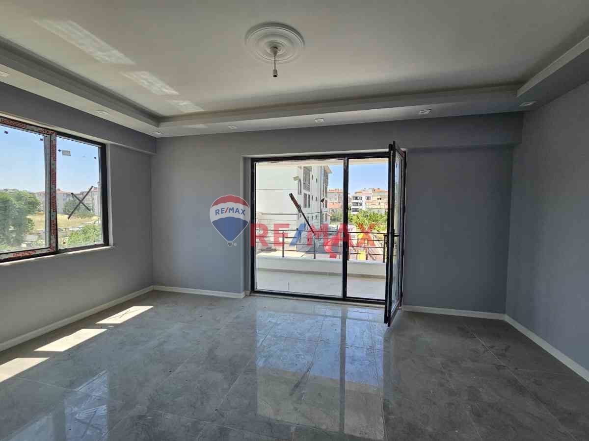 REMAX ŞEHİR 2 'DEN ÇİFTLİKKÖY SİTELER MAH.'DE SATILIK 2+1 DAİRE