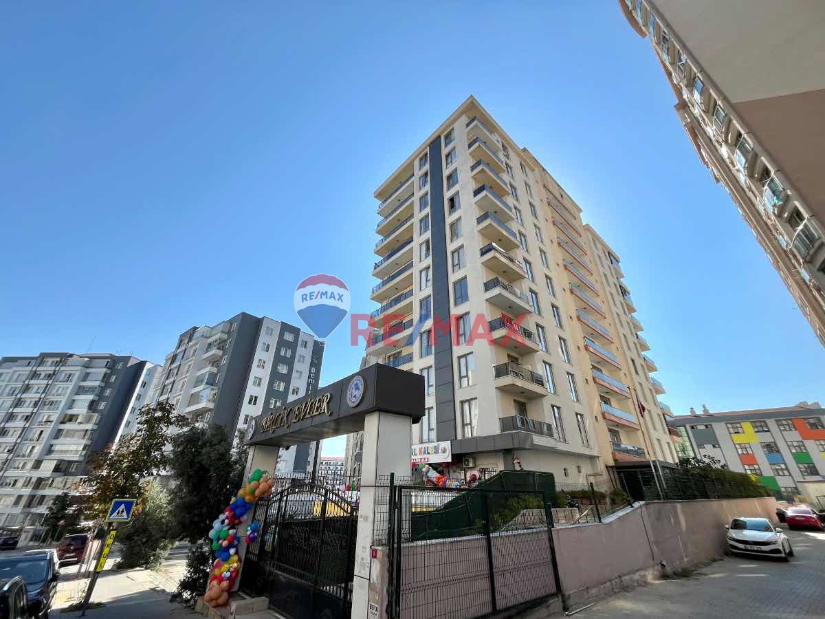 BARBAROS HAYRETTIN PAŞA'DA BUTIK SITE IÇERISINDE SATILIK 2+1 GENIŞ DAIRE