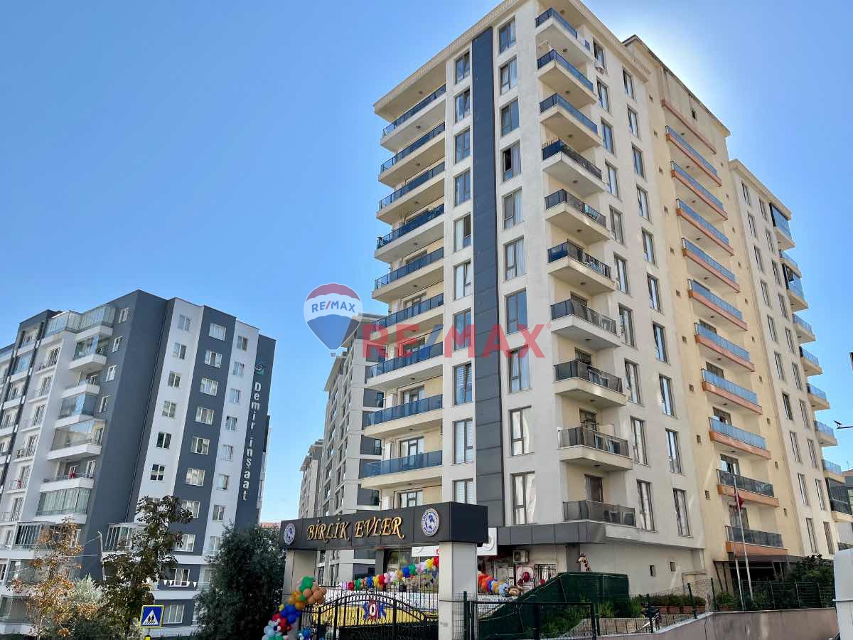 BARBAROS HAYRETTIN PAŞA'DA BUTIK SITE IÇERISINDE SATILIK 2+1 GENIŞ DAIRE