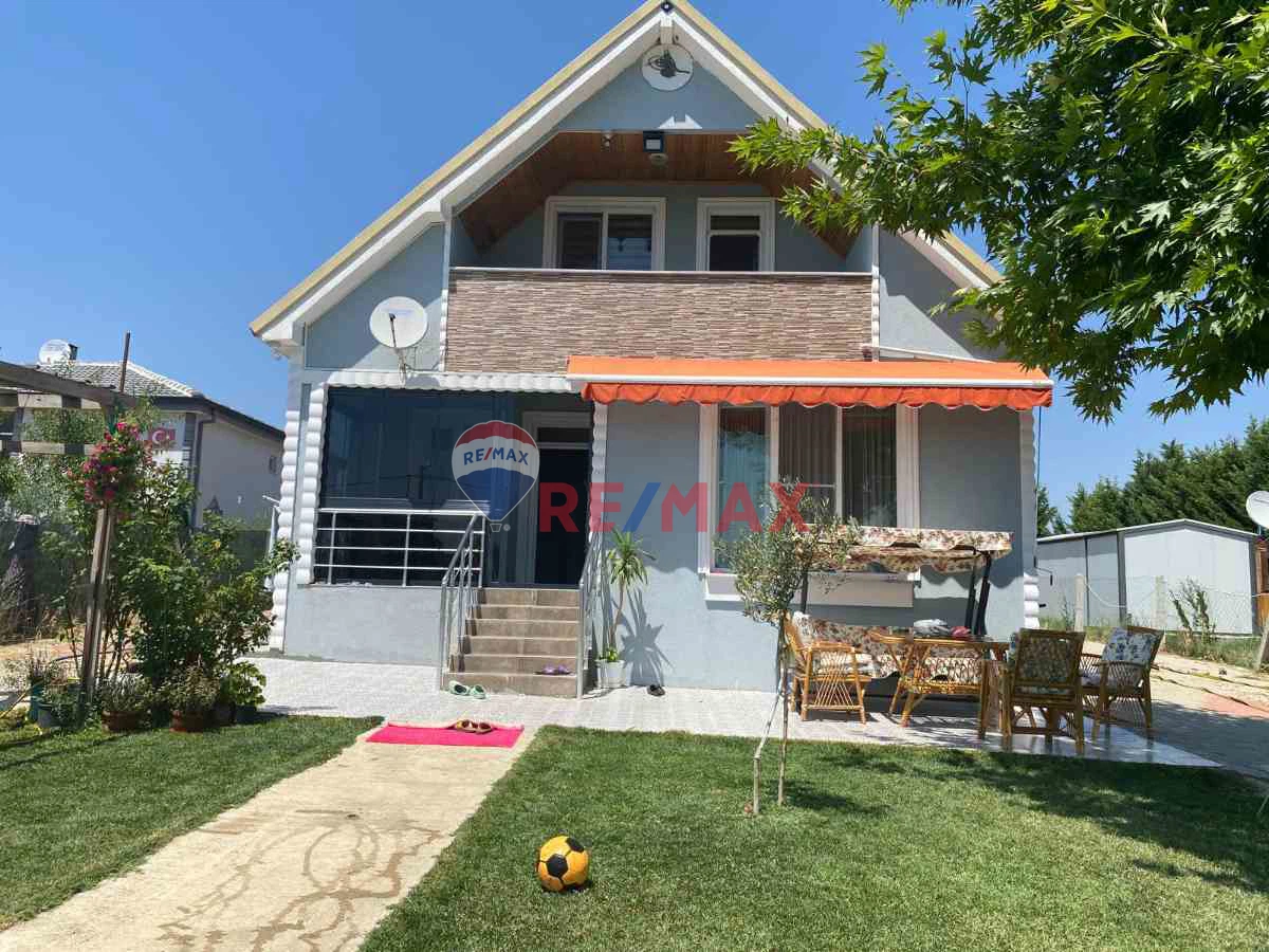 LÜLEBURGAZ’DA SATILIK 3+1 DUBLEKS EV – 1.600 M² ARSA İÇINDE