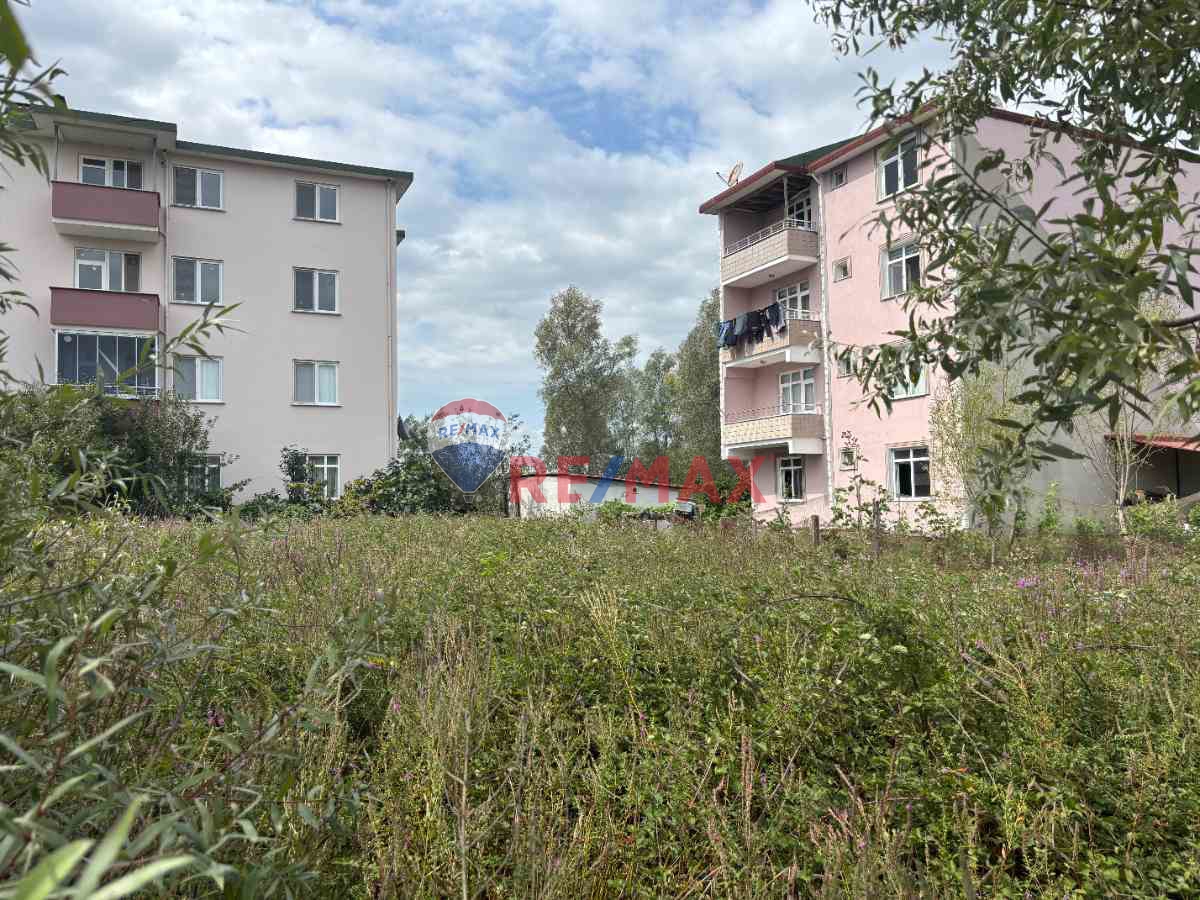 REMAX SABRİ 'DEN SATILIK FIRSAT ARSA