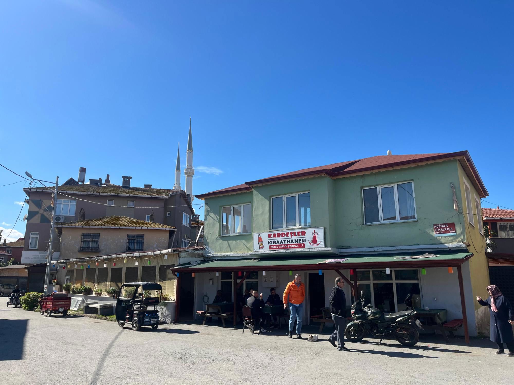 KARACAKÖY'DE SATILIK İKİ ADET DAİRE VE BİR ÇAY OCAĞI