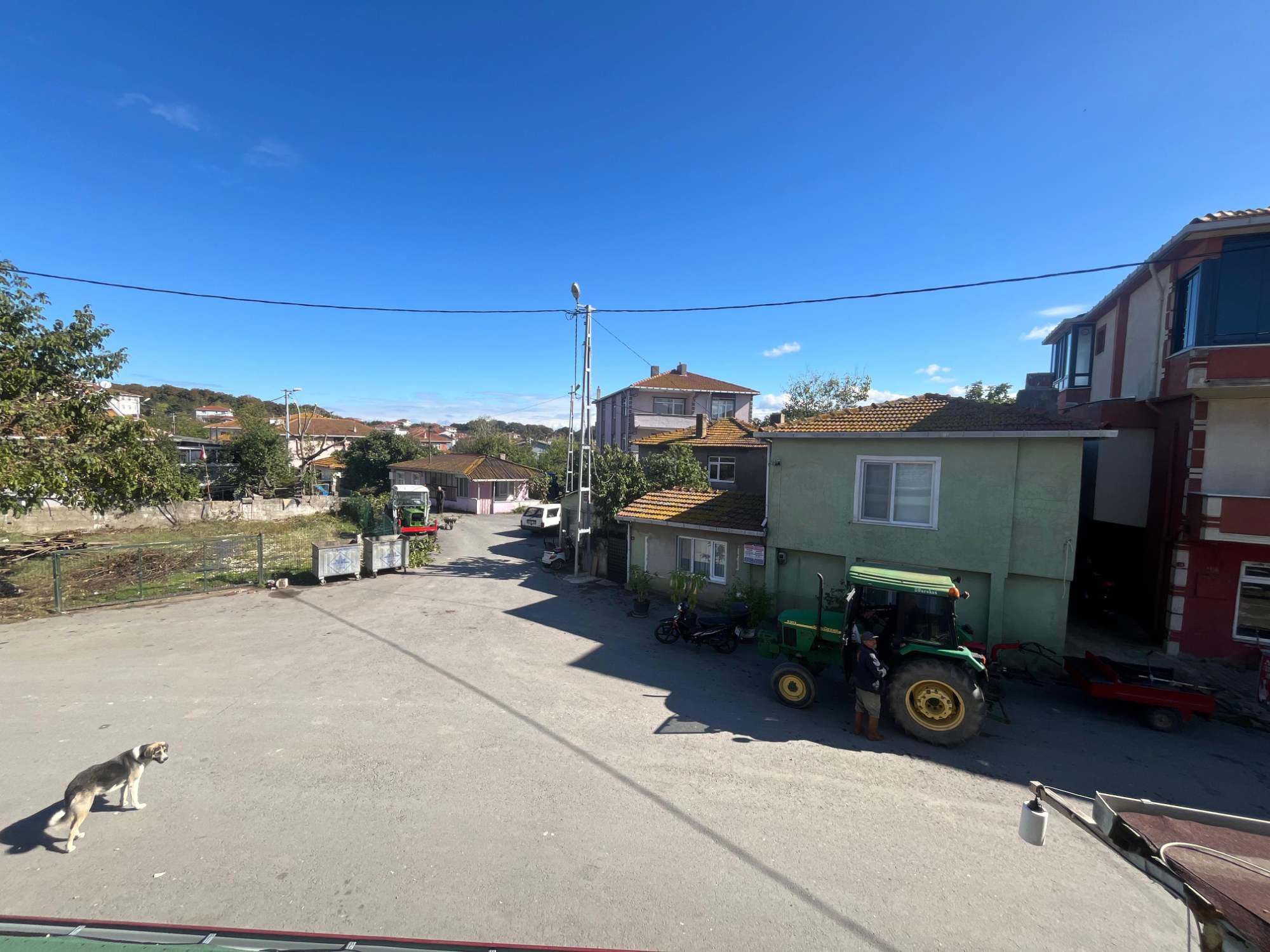 KARACAKÖY'DE SATILIK İKİ ADET DAİRE VE BİR ÇAY OCAĞI