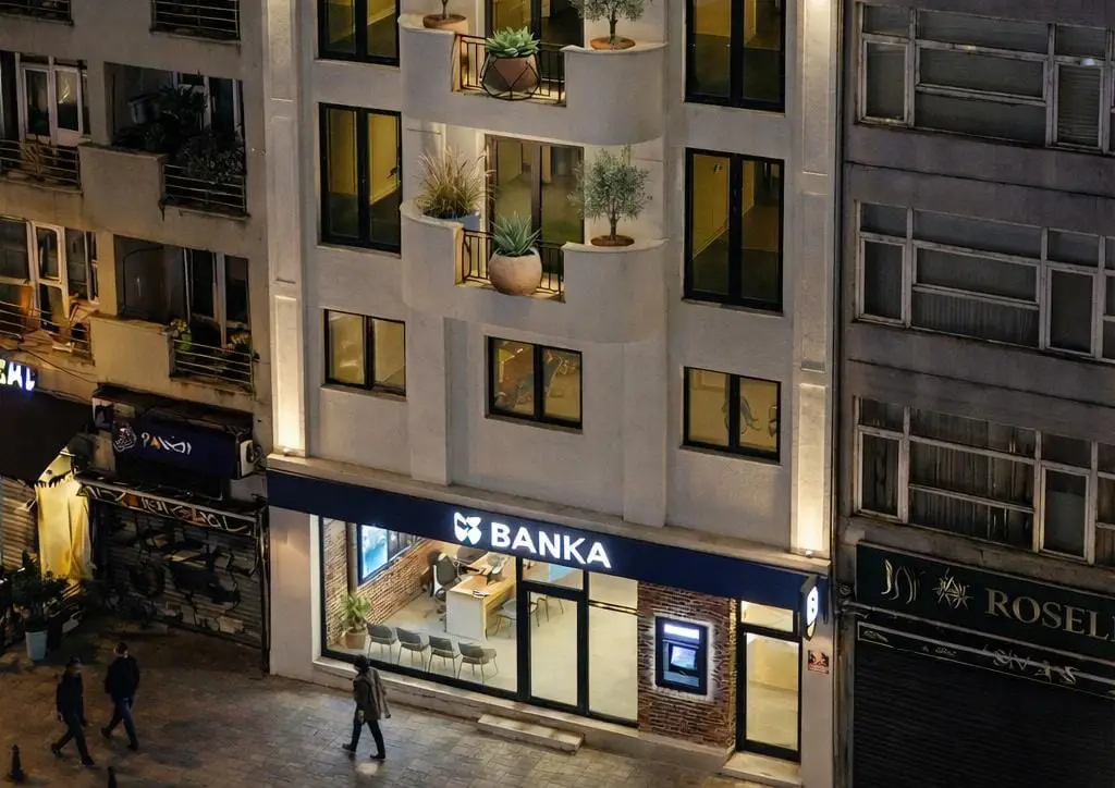 MODA CADDESİNE CEPHE EMSALSIZ IMARLI ARSA