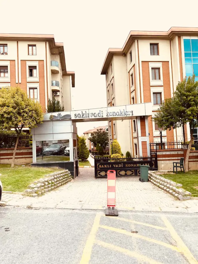 SAKLIVADİ KONAKLARI FIRSAT 4+1 SATILIK DAİRE
