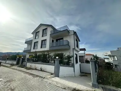 YALOVA ÇINARCIK ÇALICA ' DA MODERN SATILIK 6+2 İKİZ VİLLA