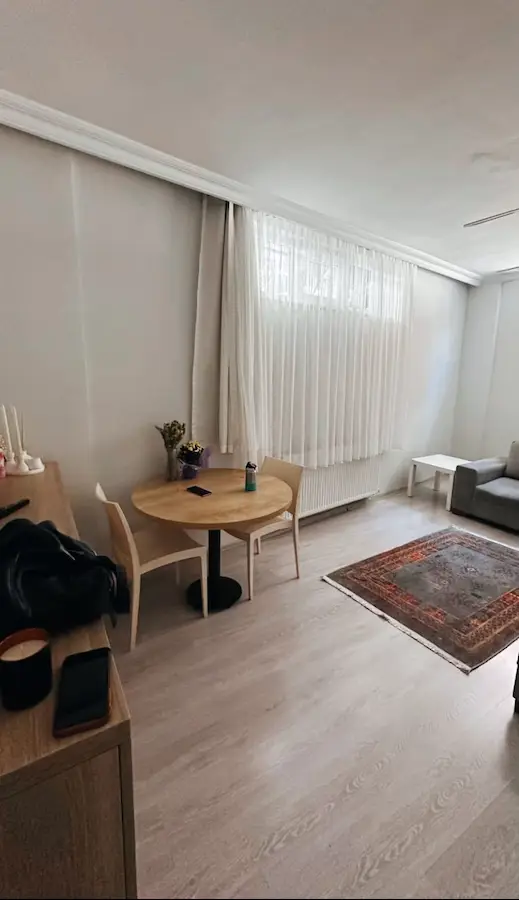 MERKEZİ  LOKASYONDA FIRSAT 2+1 SATILIK 