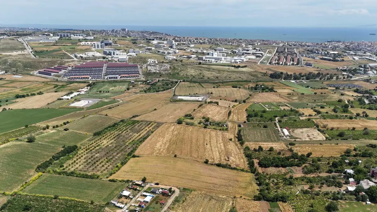 TEKİRDAĞDA VİLLA İMARLI 14,211M² SATILIK FIRSAT ARSA 3