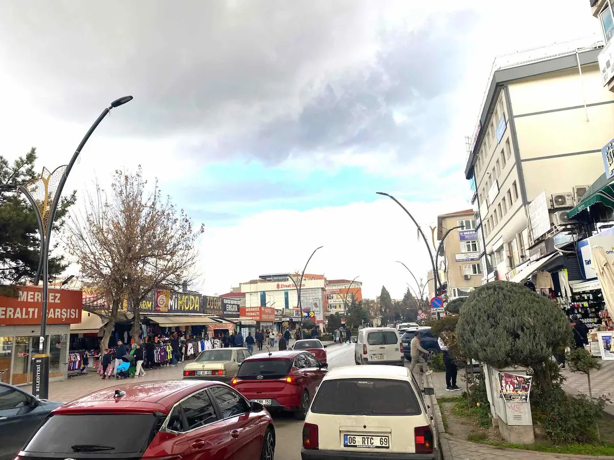 SINCAN VATAN CAD. DEVREN KIRALIK TELEFON & AKSESUAR FULL DÜKKAN