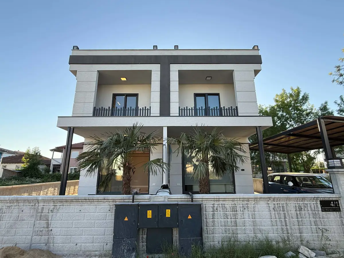 REMAX SOFT BARIŞ BAŞOL'DAN SERDİVAN YAZLIK'TA TRIPLEX VİLLA