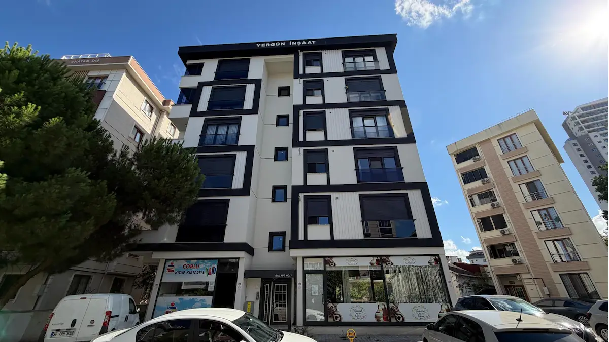 KARTAL KARLIKTEPE MAHALLESI SATILIK 2+1 LÜKS DAIRE