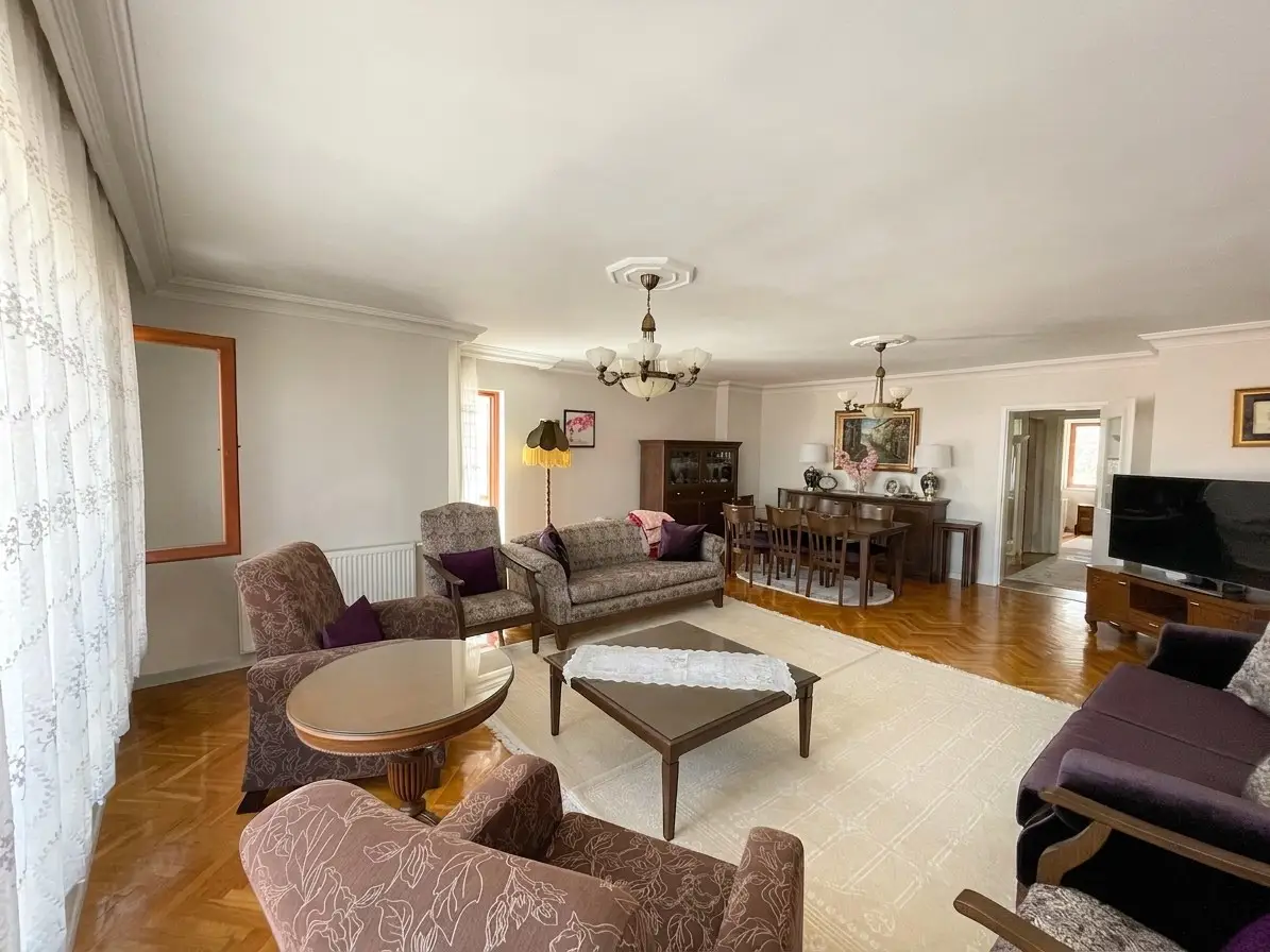 DİKMEN CADDESİ 1024 SOK FULL YAPILI 5+1 230M² FIRSAT DAİRE