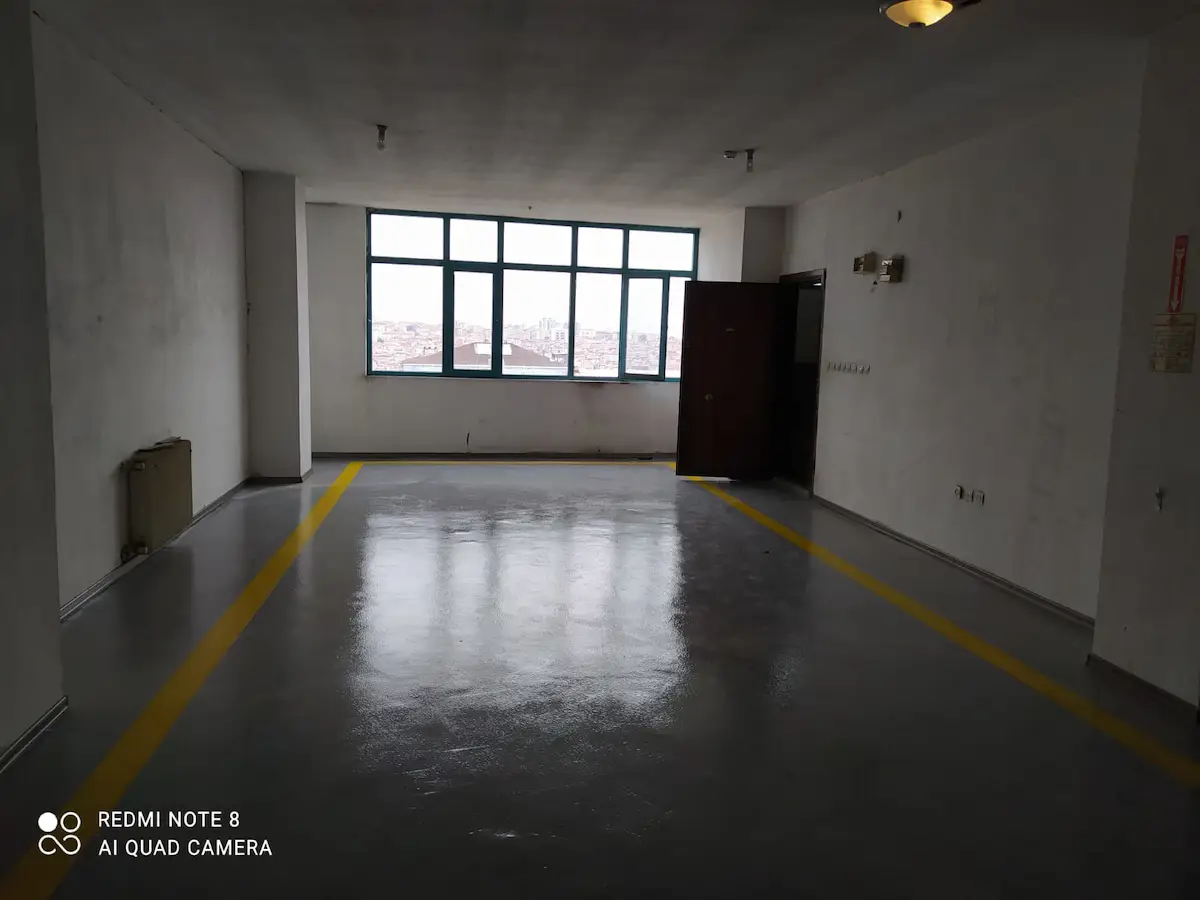 MAHMUTBEY CADDESİNDE 650M² KİRALIK İŞ YERİ