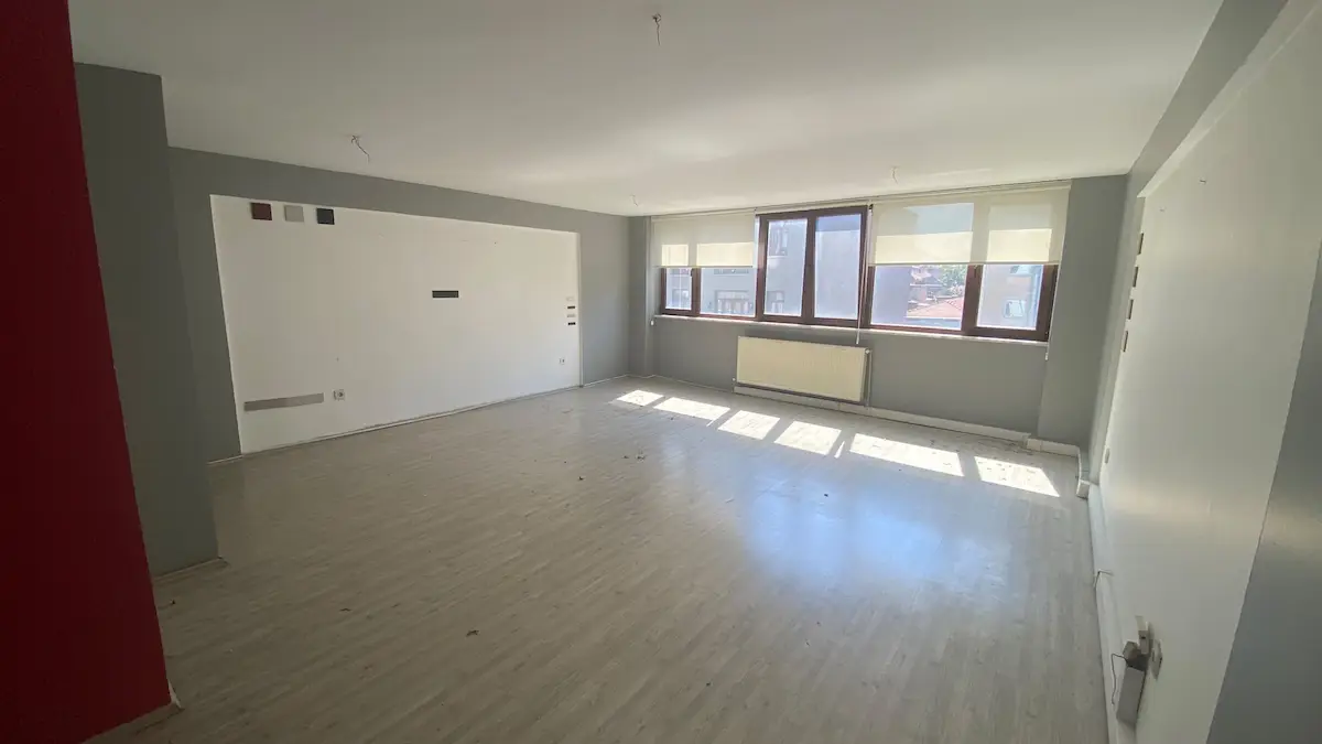 LAMARTİN CADDESİNDE KİRALIK OFİS İŞYERİ 3