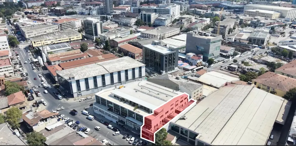 ZEYTİNBURNU GÜMÜŞSUYU CADDESİ KOMPLE KİRALIK 2534 M2 BİNA 3