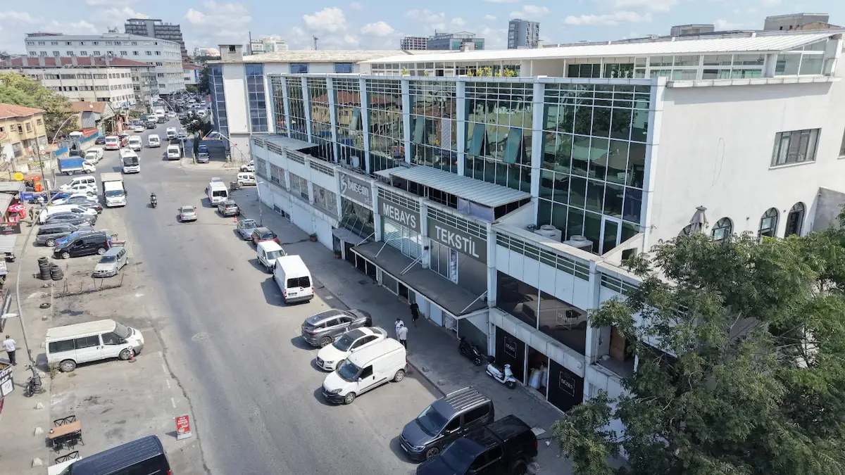 ZEYTİNBURNU GÜMÜŞSUYU CADDESİ KOMPLE KİRALIK 2534 M2 BİNA
