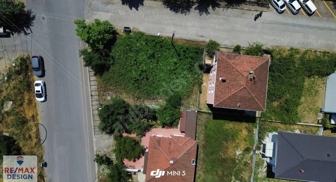 REMAX DESIGN BEŞKÖPRÜ MAH. KÖŞE PARSELDE 4 KAT İMARLI ARSA
