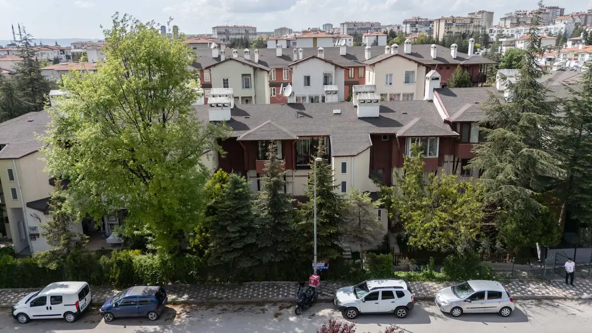 ERYAMAN ALARKO BLOKLARINDA SATILIK BAHÇELİ MÜSTAKİL GİRİŞLİ 3+1 YAPILI DUBLEKS DAİRE