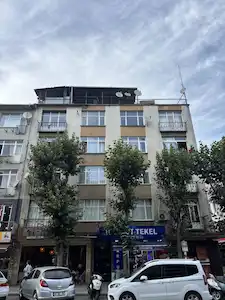YATIRIM FIRSATI, HASANPAŞA’DA CADDE ÜZERİ, GENİŞ 2+1