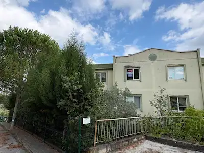 REMAX MAVİ ELİF ŞENGÜL KAPLAN'DAN CAMİLİ'DE KİRALIK 2+1 DAİRE