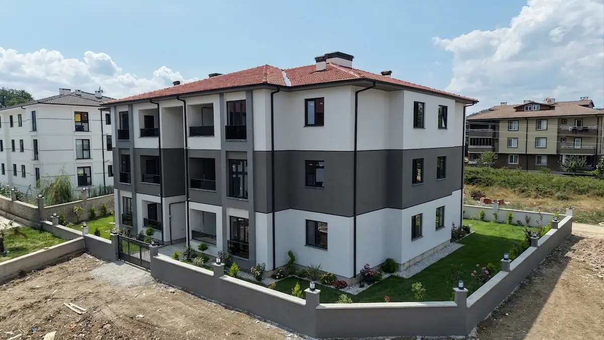 ARİFİYE NEVİYEDE 2+1 BALKONLU 94 M2 YÜKSEK GİRİŞ SIFIR DAİRE