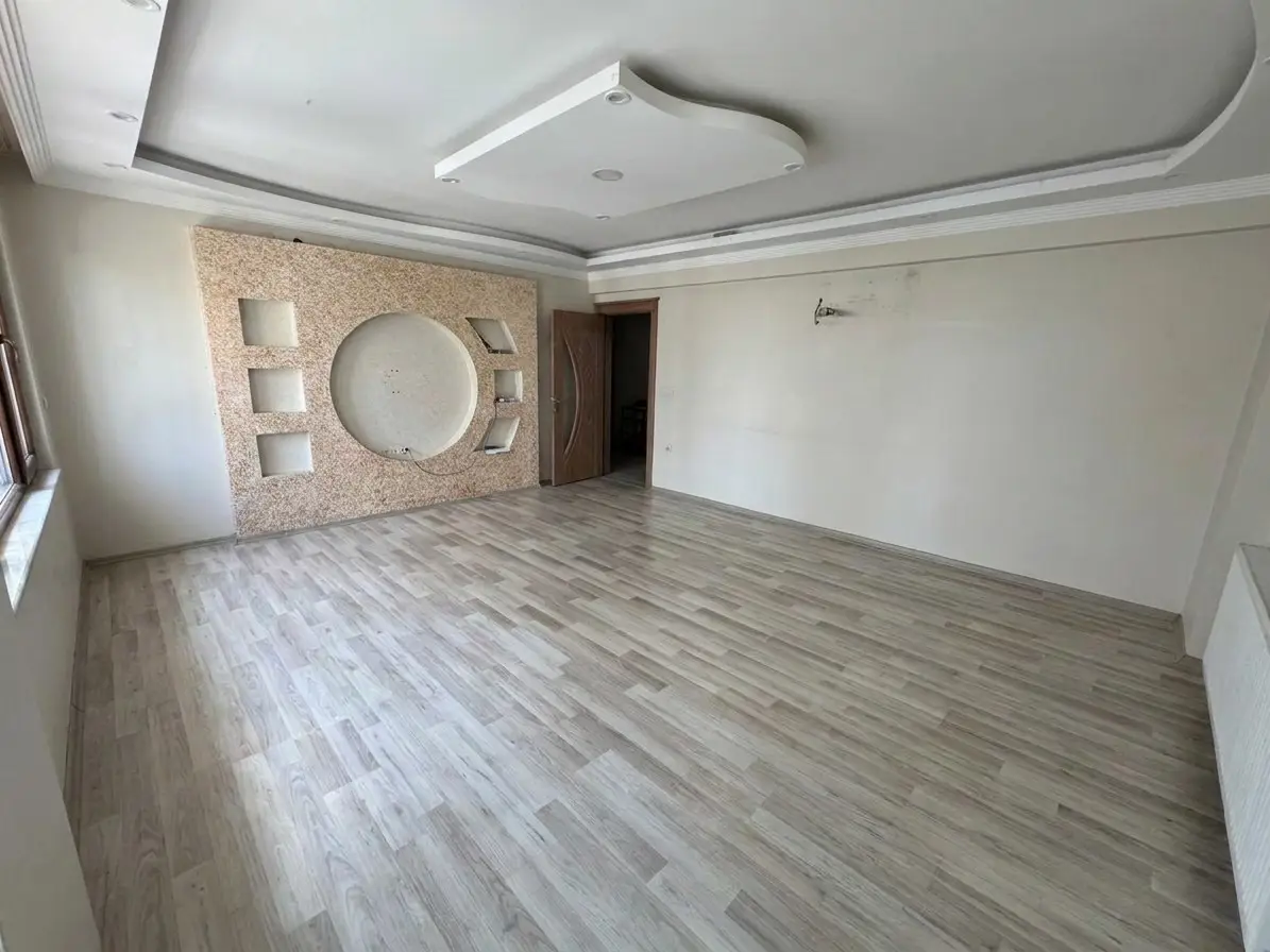 MENEMEN ESATPAŞA’DA 3+1 DOĞALGAZ KOMBİLİ KİRALIK DAİRE