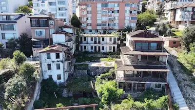 GÜZELYALI'DA TURİZM İMARLI, OTEL RUHSATLI, DENİZE SIFIR EMSALSİZ ARSA